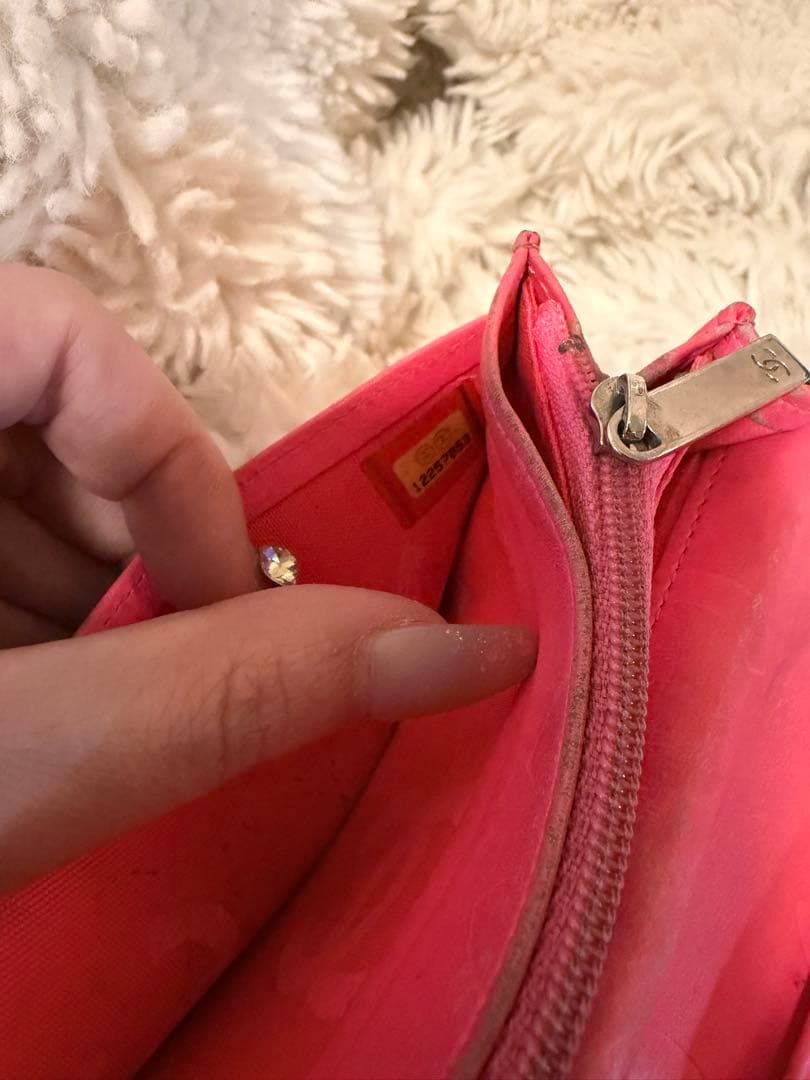 CHANEL 二つ折り財布 ブラック ピンク