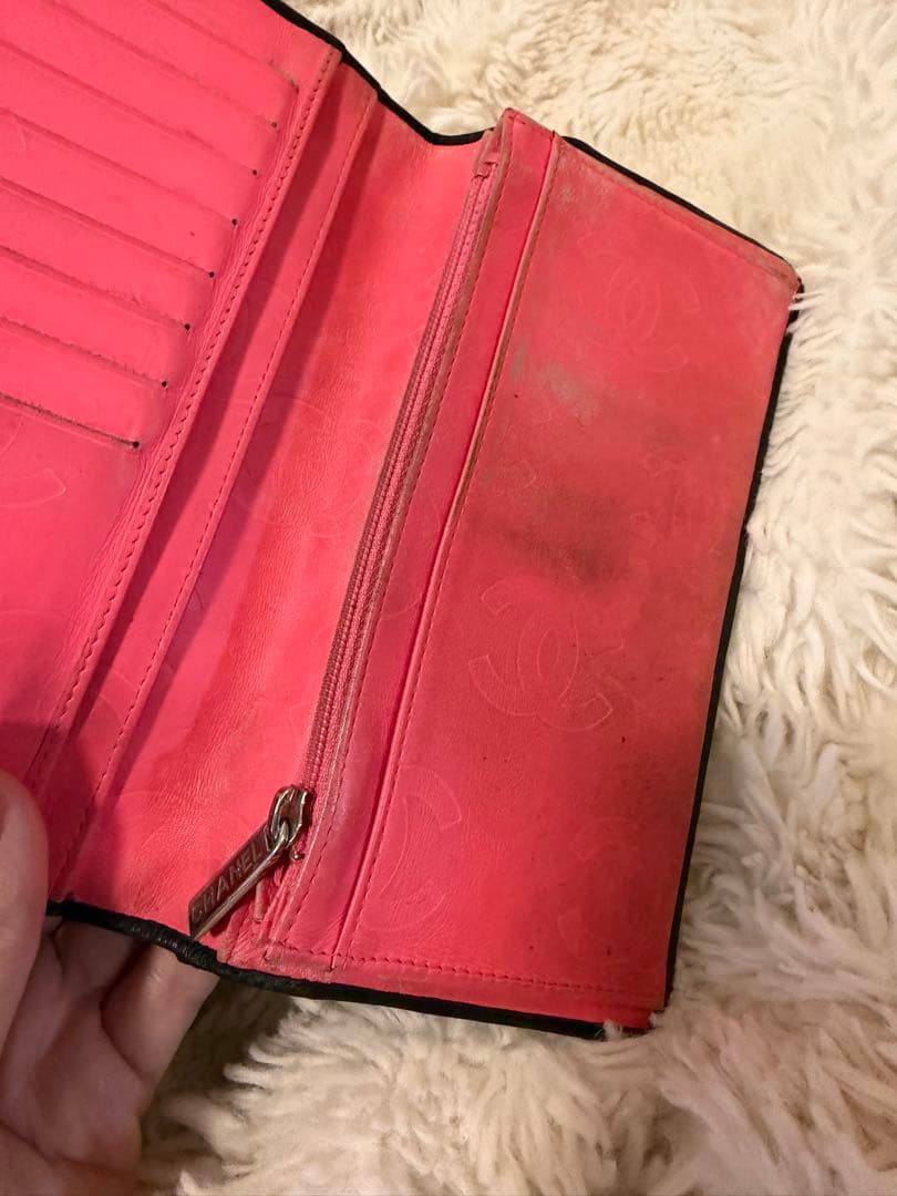 CHANEL 二つ折り財布 ブラック ピンク