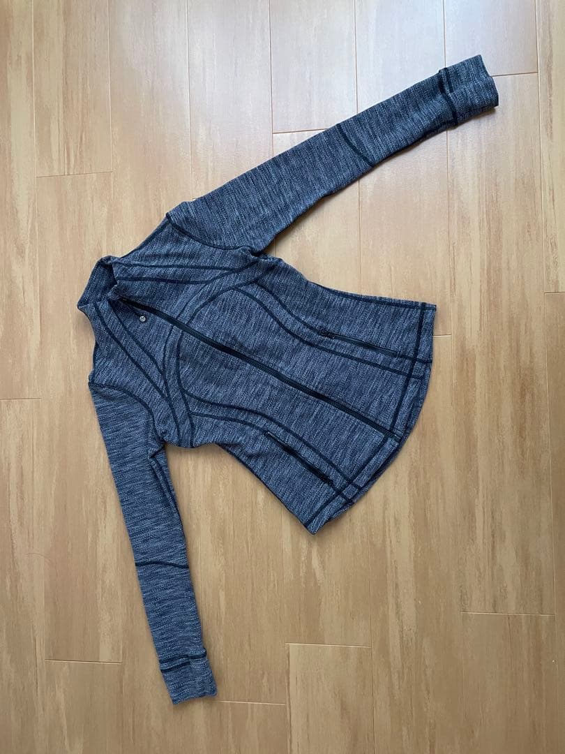 Lululemon ダークグレー ジップアップジャケット