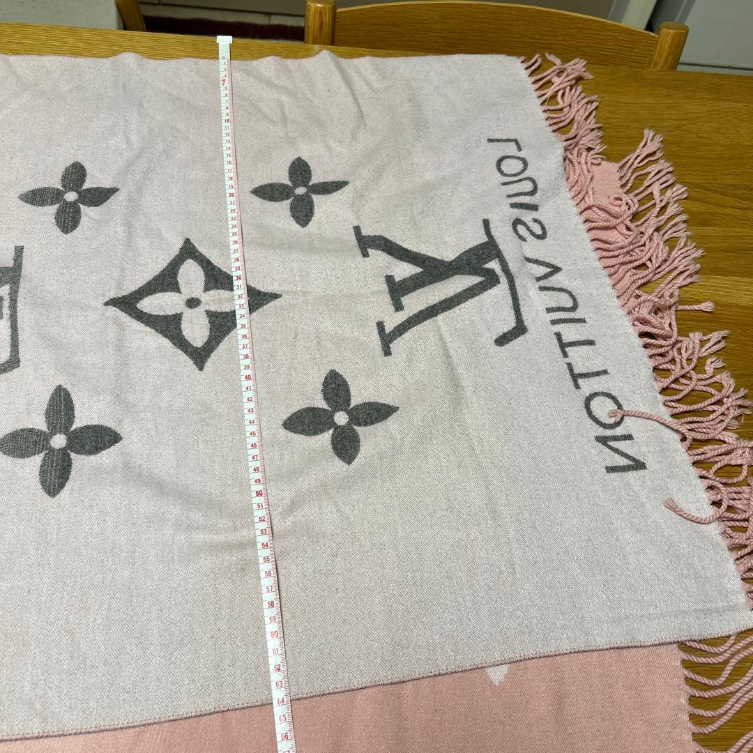 Louis Vuitton ロゴ入り マフラー グレー ピンク中古品
