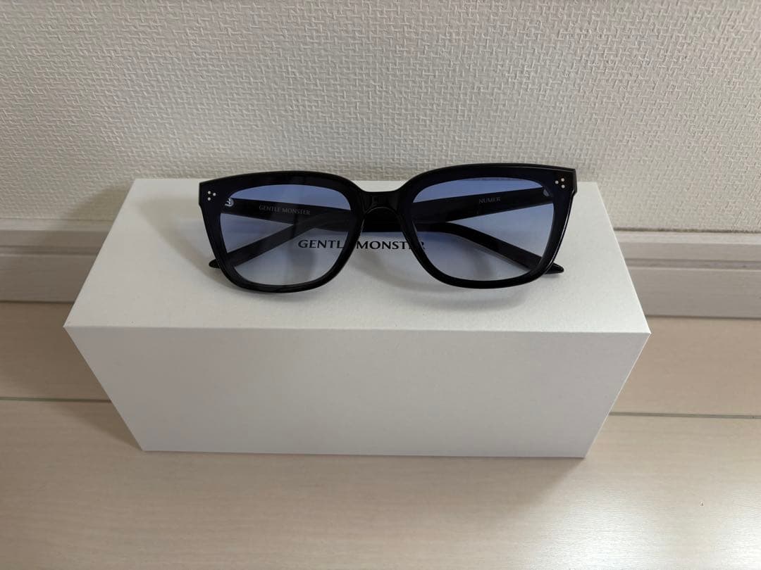 小物 GENTLE MONSTER NUMER01
