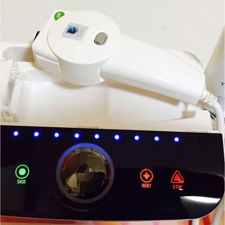 【明日まで限定】ニード家庭レーザー美顔器 FOX毛皮コート付き‼️