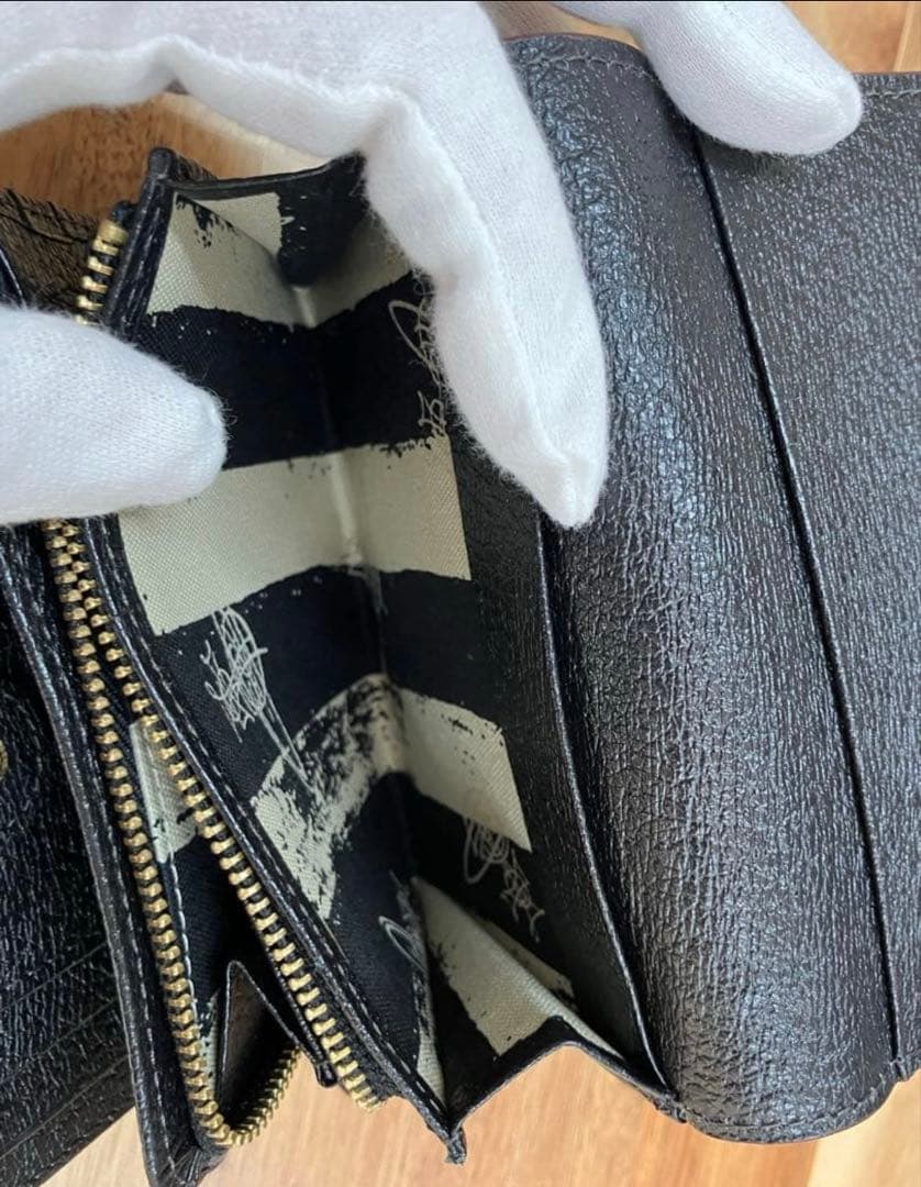 vivienne westwood 三つ折り財布　ゴールドオーブ ブラック