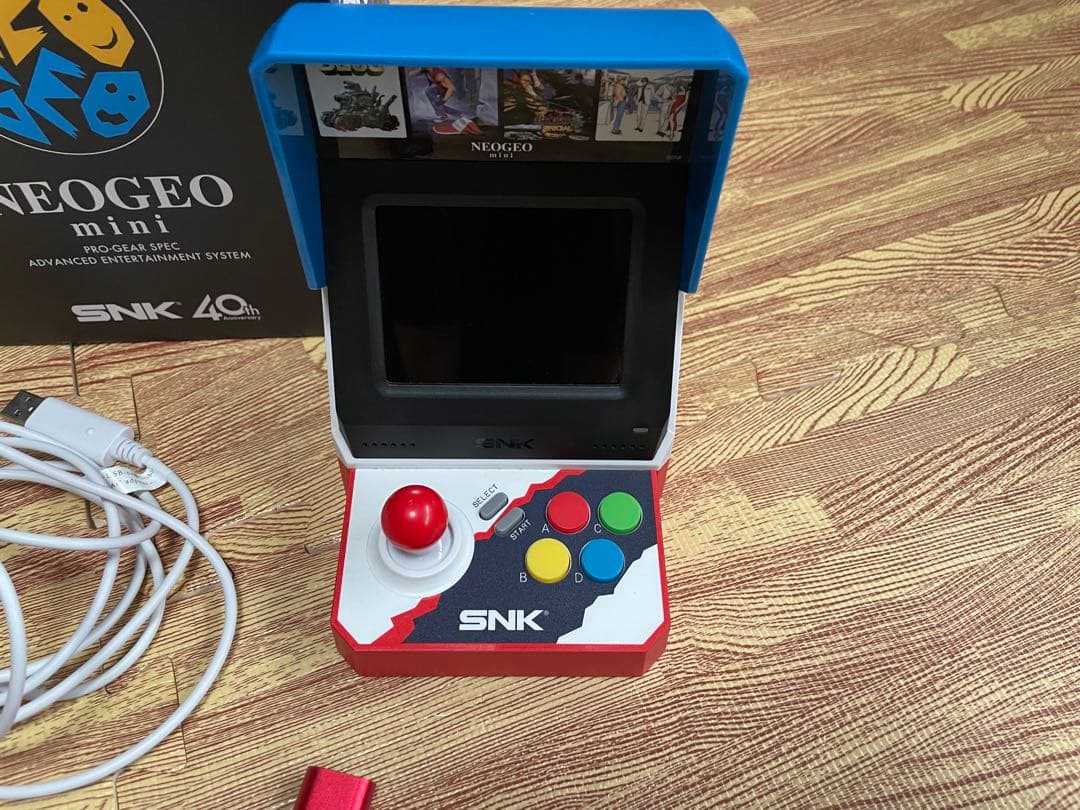 SNK NEOGEO mini 本体と付属品