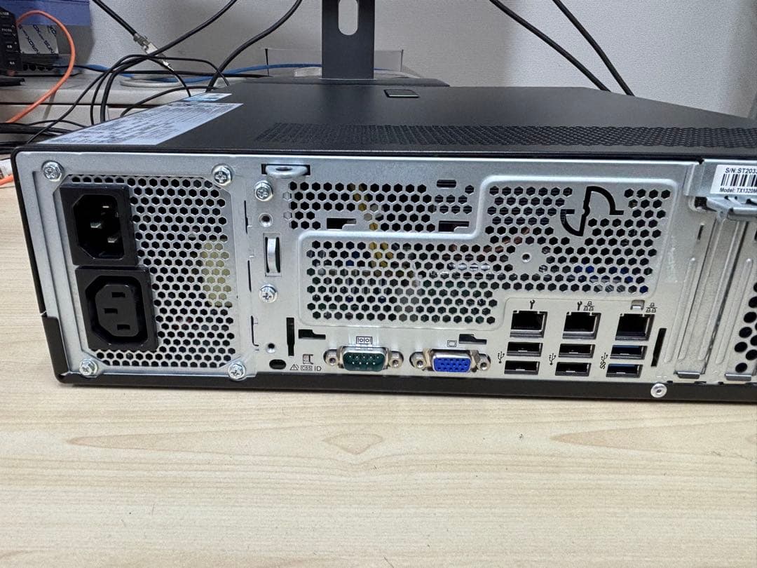 富士通コンパクトサーバー PRIMERGY TX1320 M4　ジャンク品