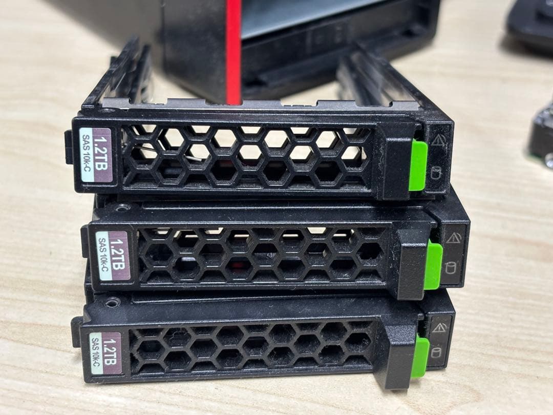 富士通コンパクトサーバー PRIMERGY TX1320 M4　ジャンク品