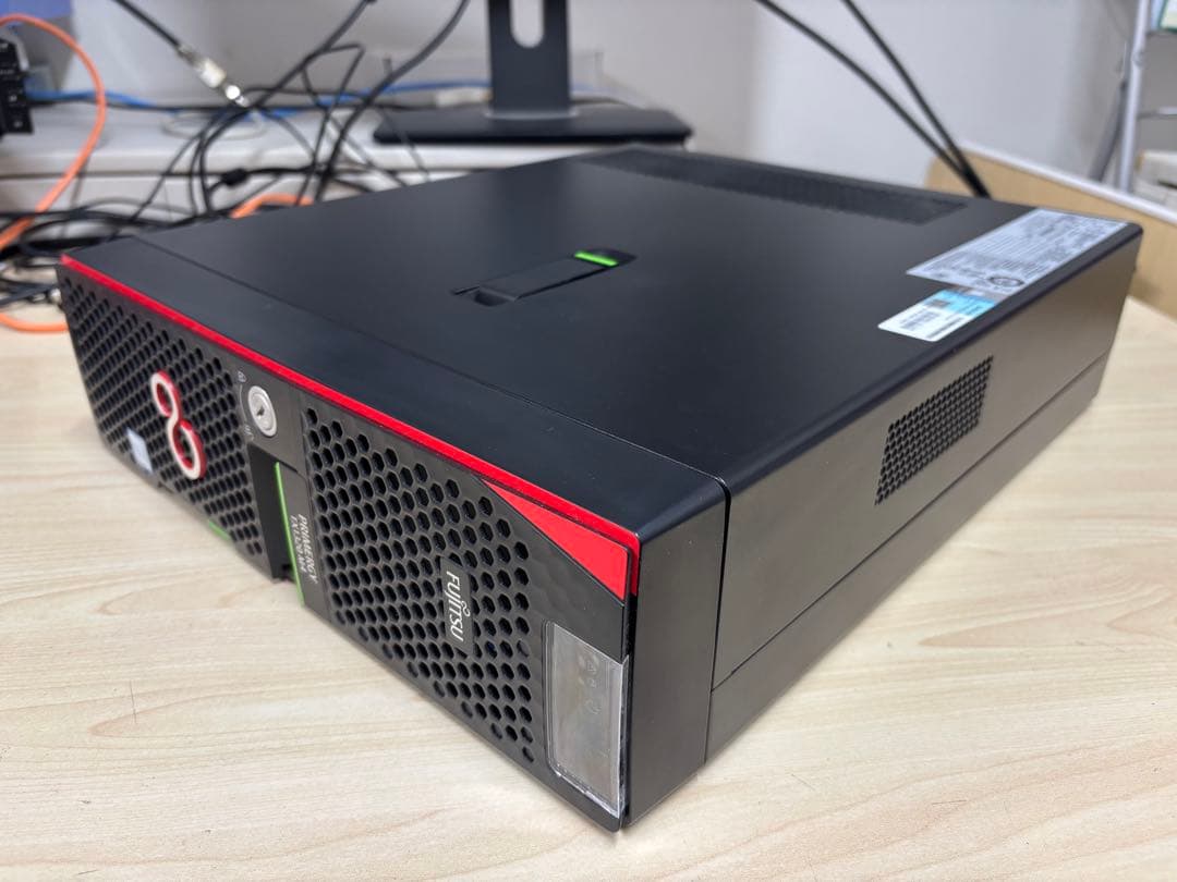富士通コンパクトサーバー PRIMERGY TX1320 M4　ジャンク品