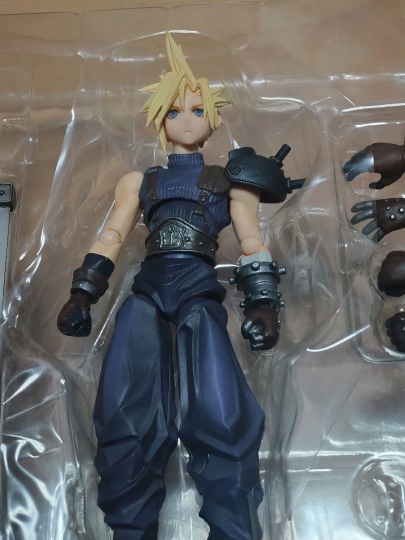 FINAL FANTASY VII BRING ARTS クラウド・ストライフ