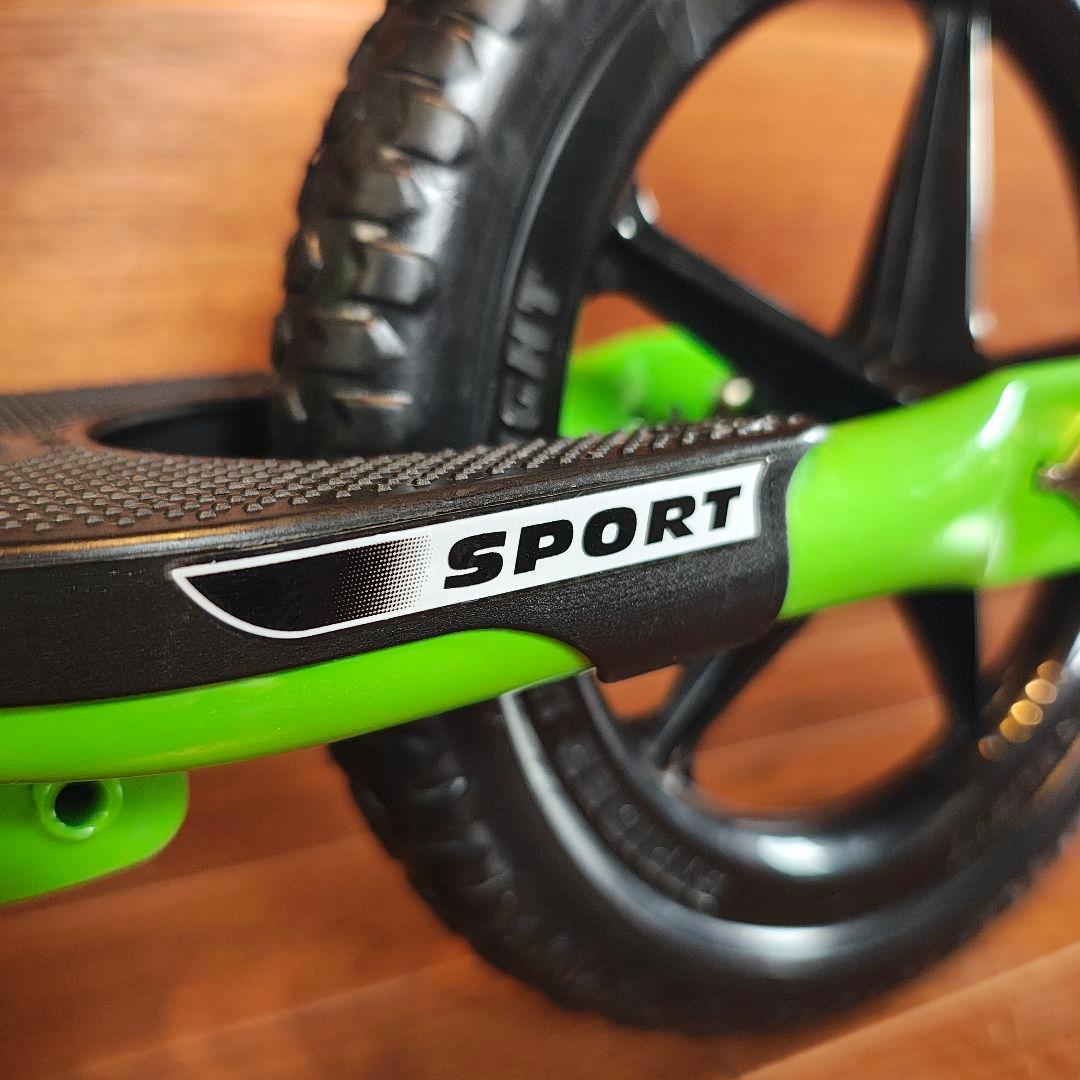 極美品 ほぼ未使用 STRIDER ストライダー スポーツタイプ 緑 グリーン