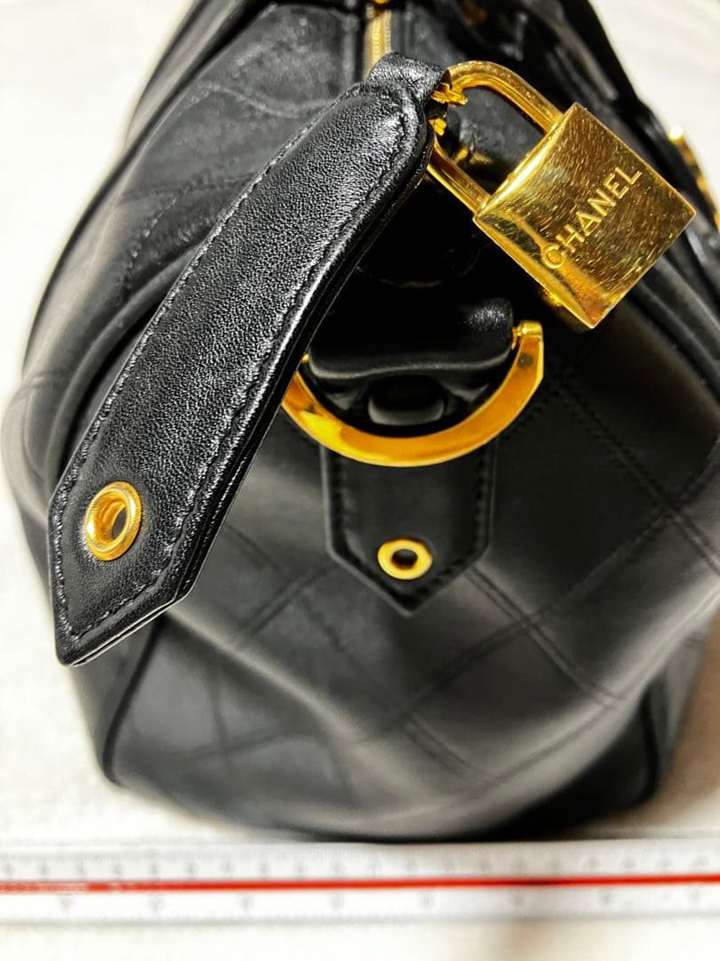 CHANEL ボストンバック肩紐付き