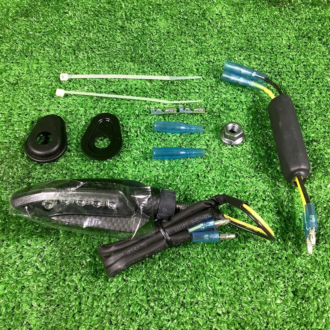 ヤマハ　カーボンウインカー　新品　ワイズギア　YZF-R25　MT-07等