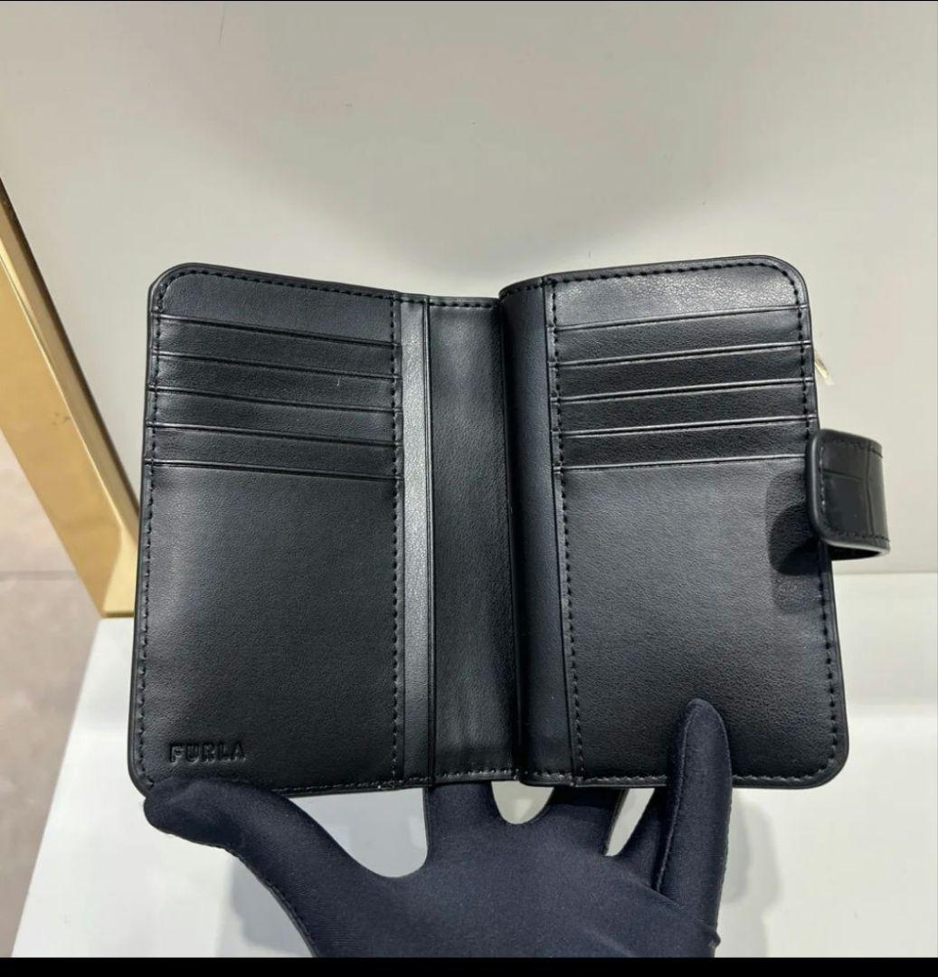 H*a様 週末セールスタート新品未使用FURLA ブラック 二つ折り財布