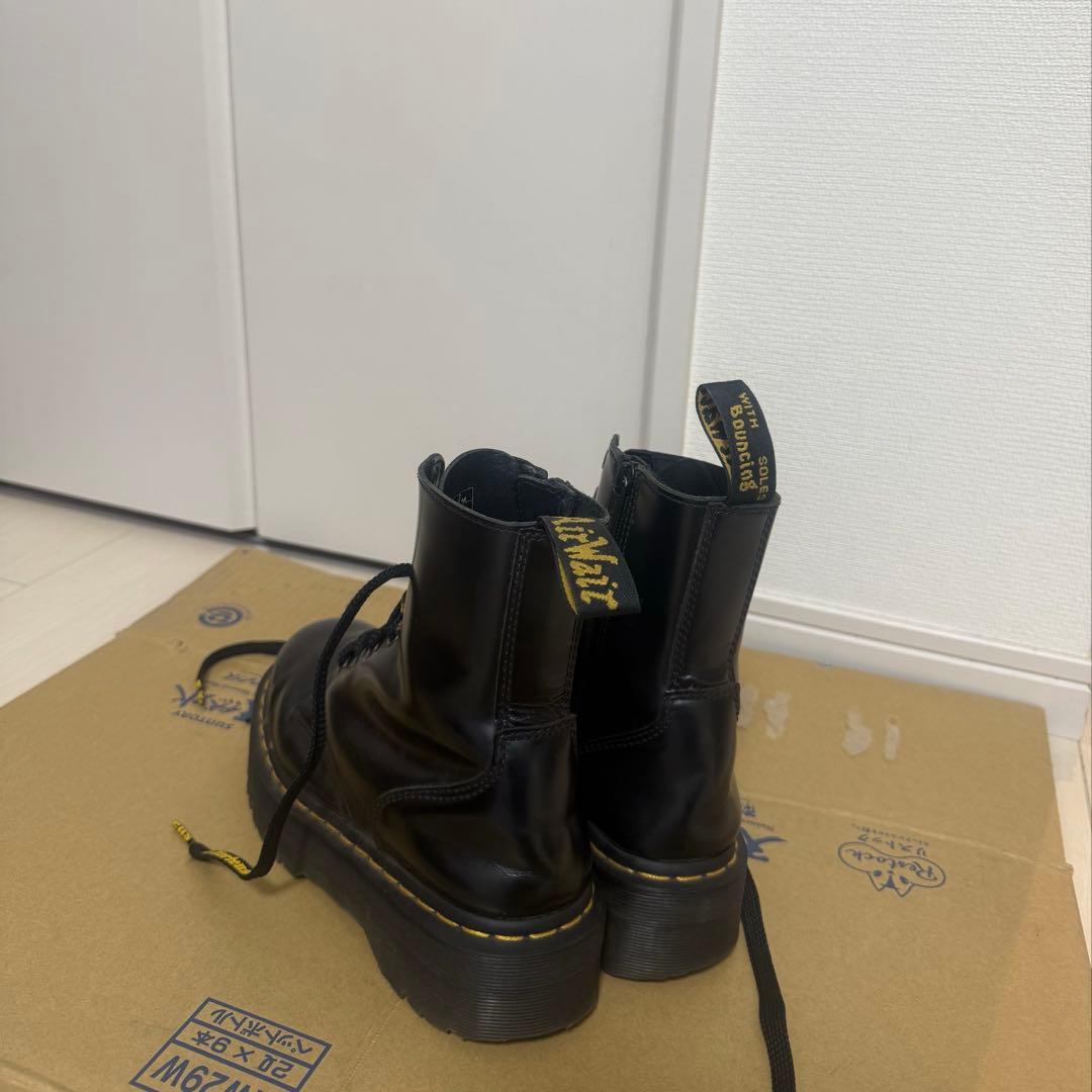 Dr. Martens 8ホールブーツ
