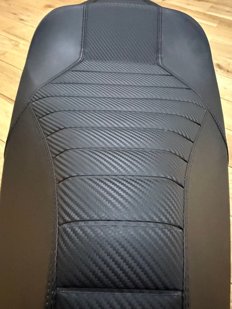 【美品】TWR製 PCX125/160用ローダウンカスタムシート（タックロール）