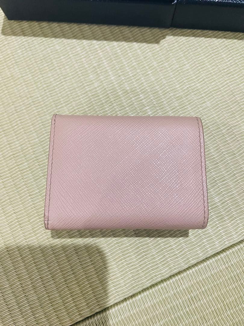 PRADA 三つ折りコンパクト財布