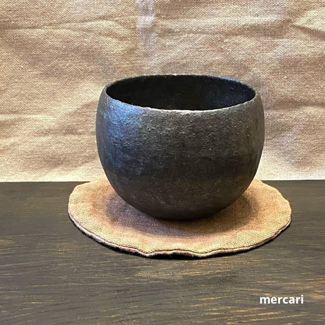 井内素　黒色の陶器製ボウル　作家もの　碗　丼　カップ　手びねり