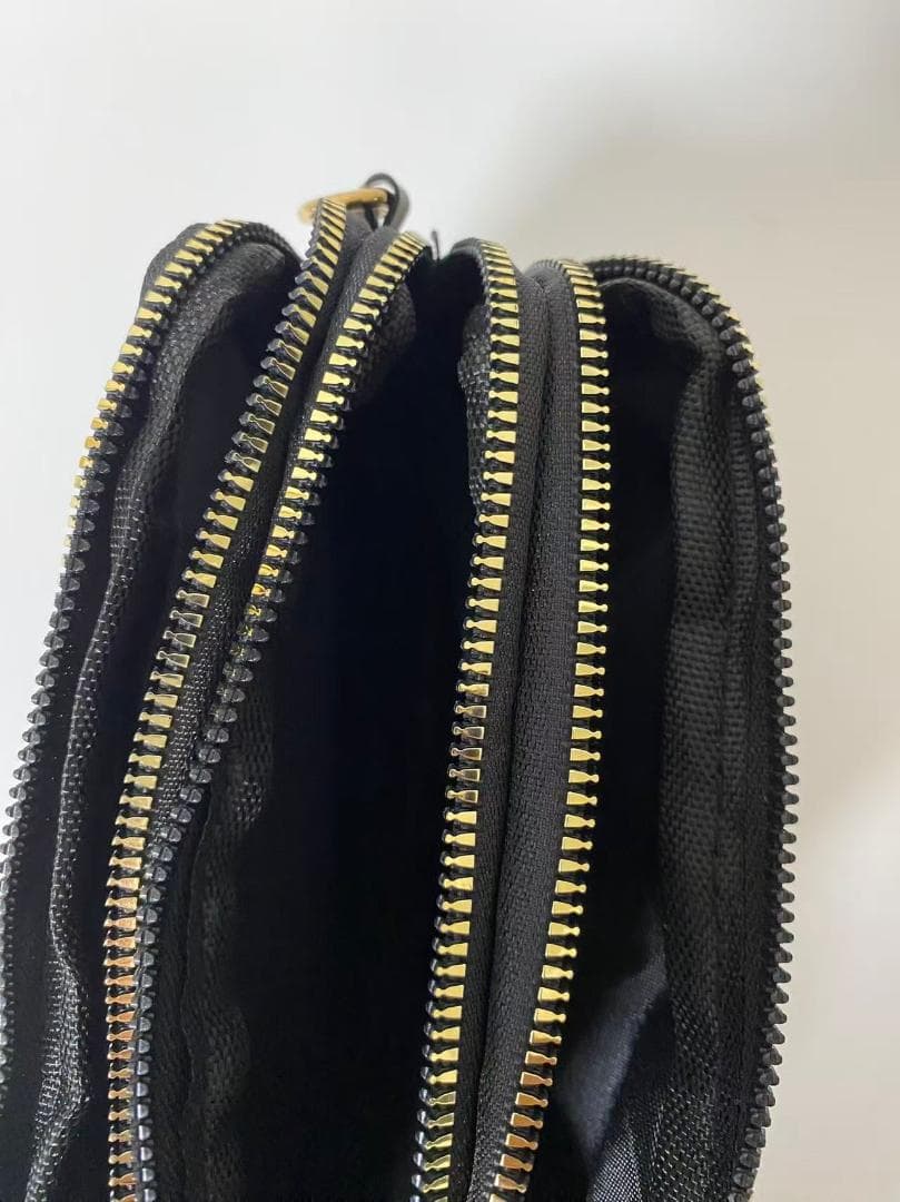 PRADA ナイロン ミニショルダーバッグ ブラック d