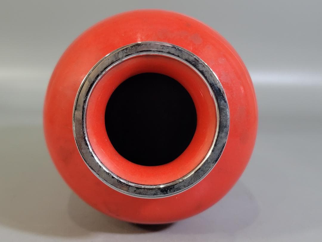 七宝 朱 纏枝花模様 瓶 高さ18.8cm DT411