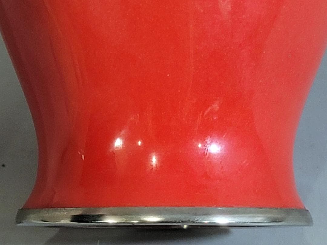 七宝 朱 纏枝花模様 瓶 高さ18.8cm DT411