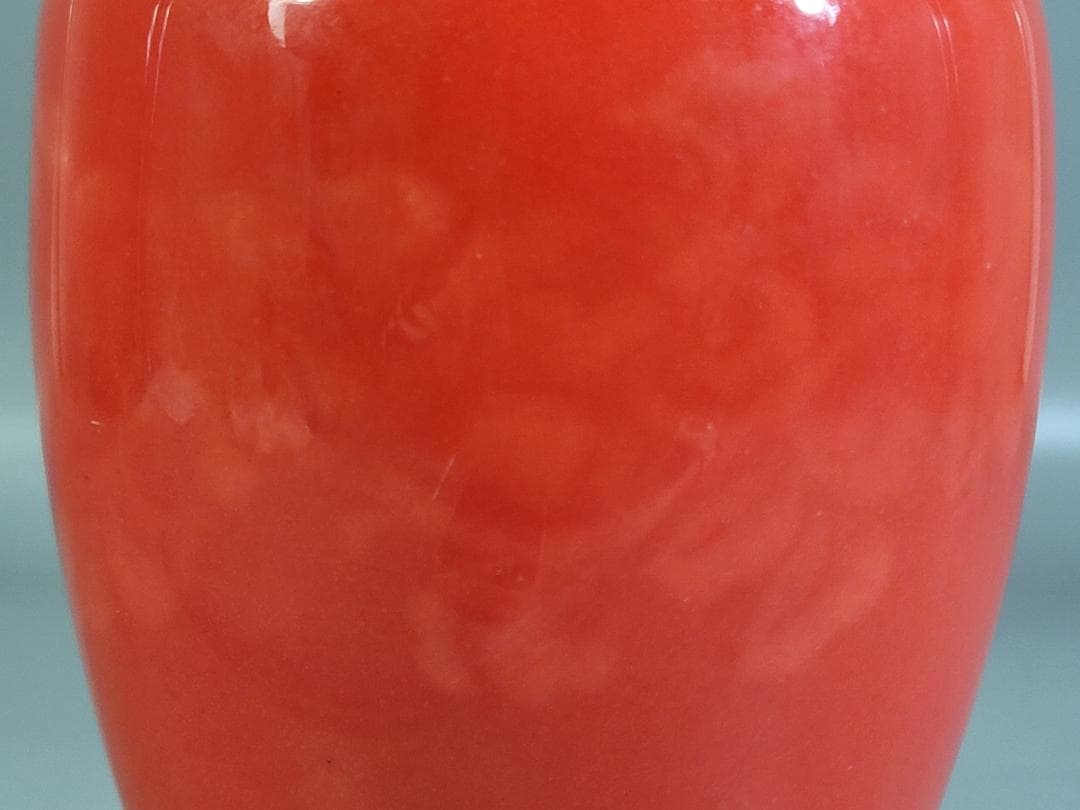 七宝 朱 纏枝花模様 瓶 高さ18.8cm DT411