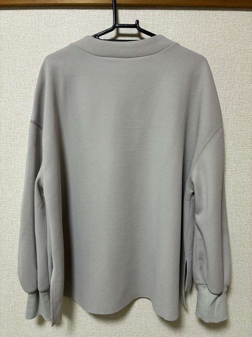 新品　グレー Vネック カーディガン 長袖
