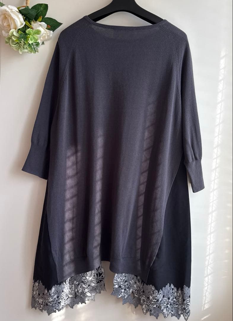未使用級　ビアズリー 裾レース刺繍ワンピース