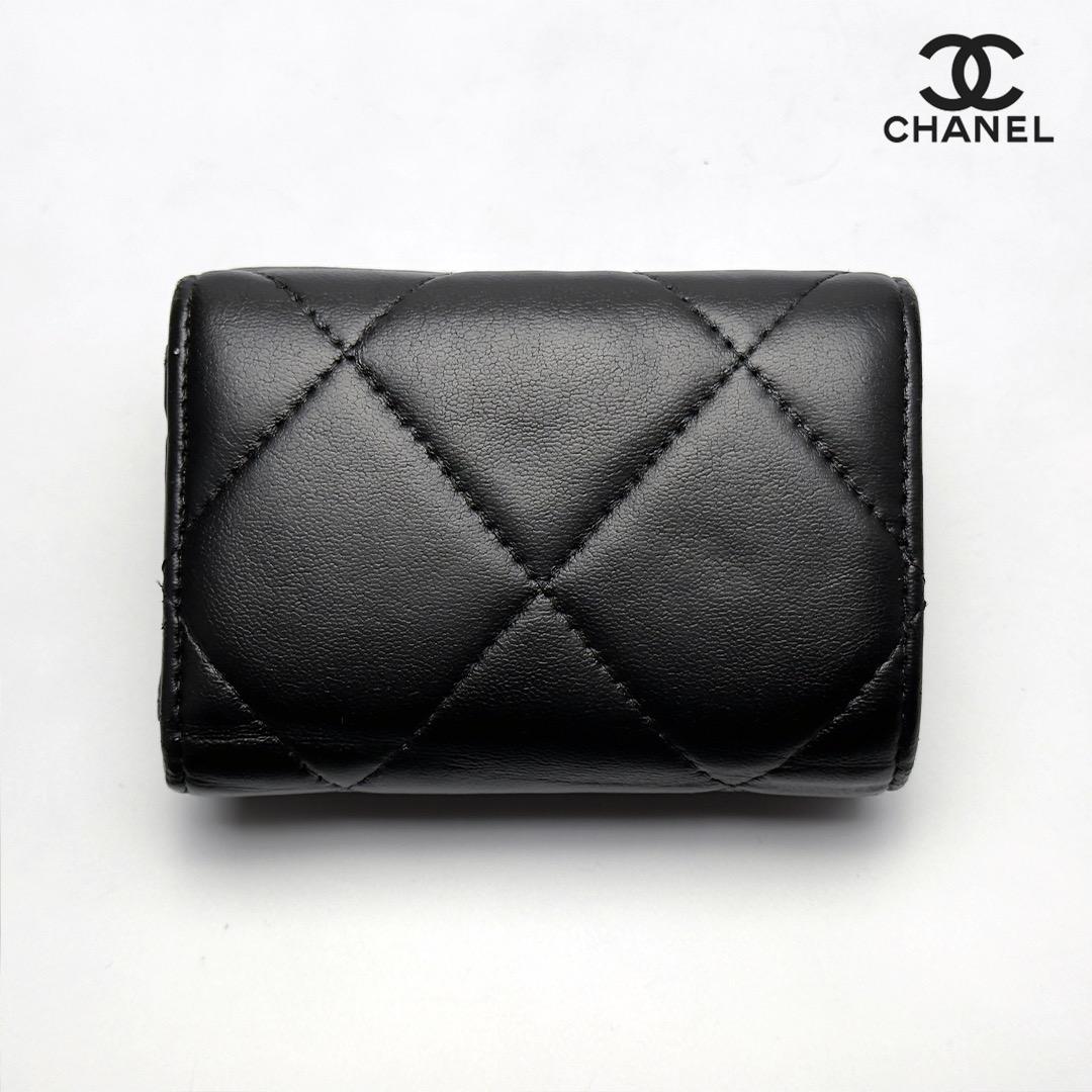 正規品　CHANEL シャネル19　ディズヌフ　Wホック　三つ折り財布