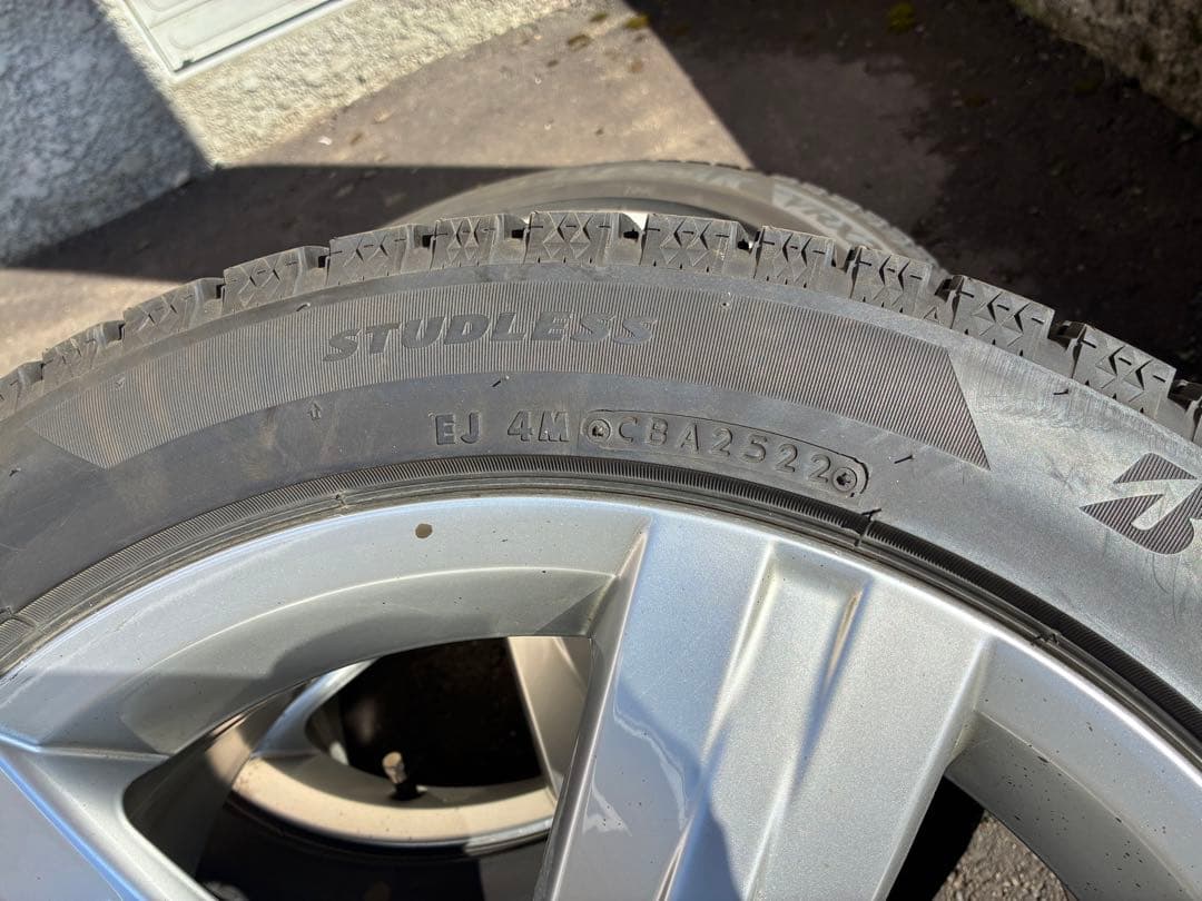 1本価格、4本購入限定⭐︎215/50r17 VRX2 レヴォーグ等に