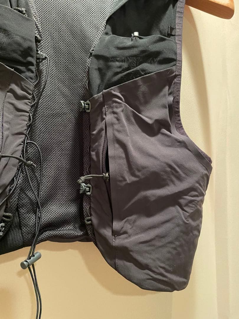 Salomon ランニングベスト 黒　トレランザック　10L Sサイズ