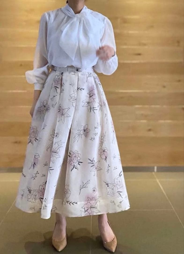 【極美品】ストロベリーフィールズ即完売　花柄フレアスカートふんわりシルエット