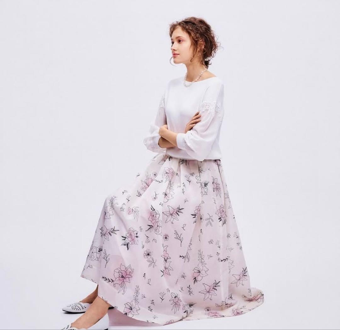 【極美品】ストロベリーフィールズ即完売　花柄フレアスカートふんわりシルエット
