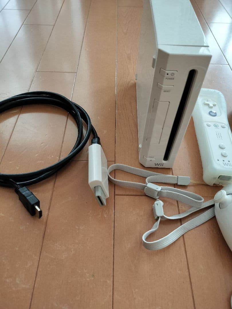 Wii 本体／ソフト9本のセットです。