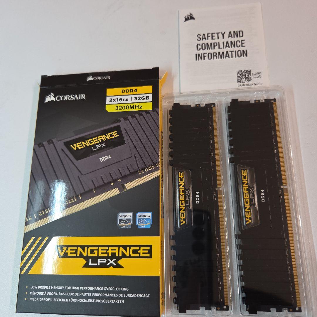 メモリー CORSAIR Vengeance DDR4 16GB