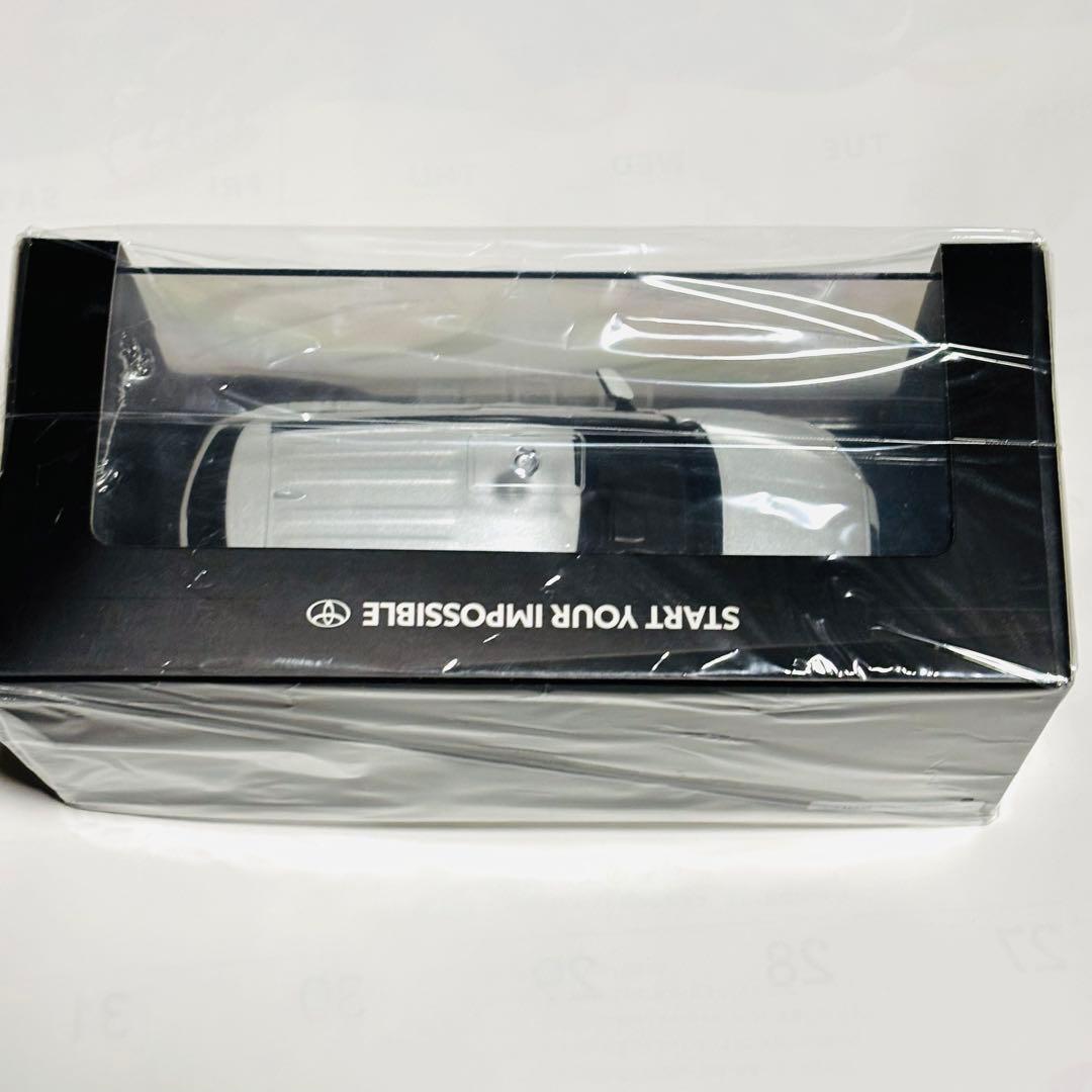 トヨタ カローラクロス 1/30 ミニカー ホワイトパール 新品 未開封品