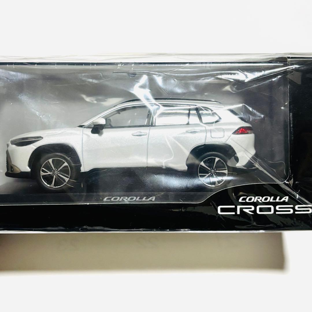 トヨタ カローラクロス 1/30 ミニカー ホワイトパール 新品 未開封品
