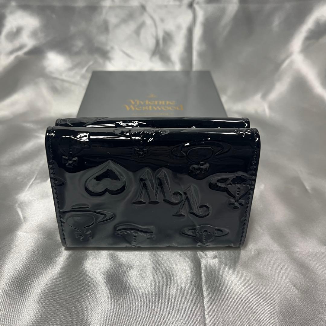新品 Vivienne Westwood エナメル黒 ヴィヴィアン内装 三つ折り