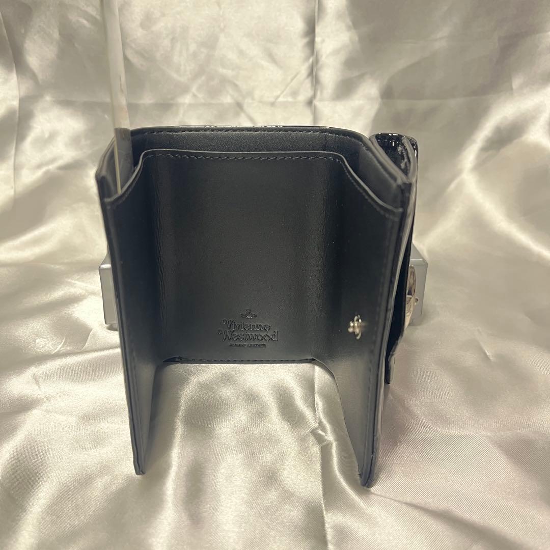 新品 Vivienne Westwood エナメル黒 ヴィヴィアン内装 三つ折り