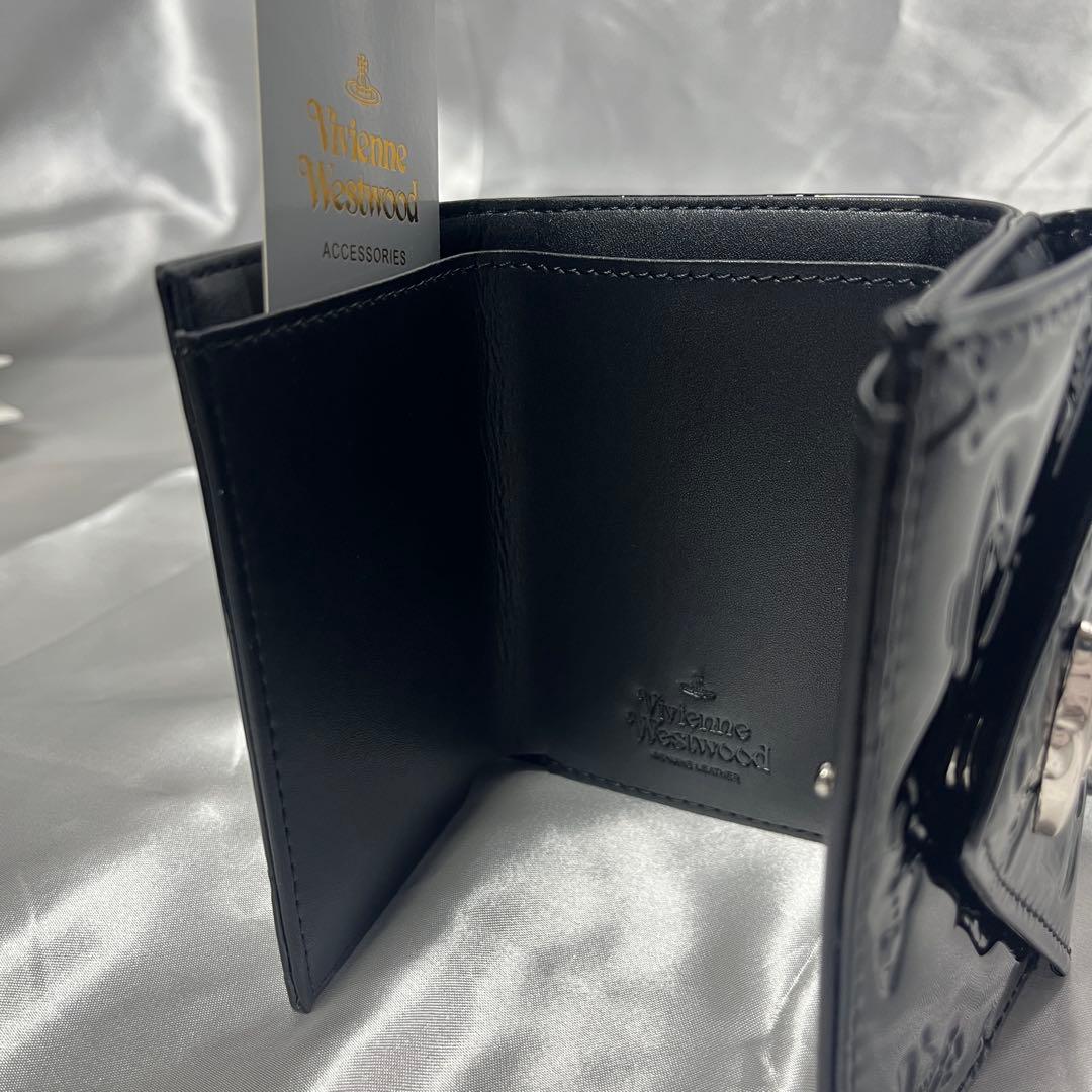 新品 Vivienne Westwood エナメル黒 ヴィヴィアン内装 三つ折り
