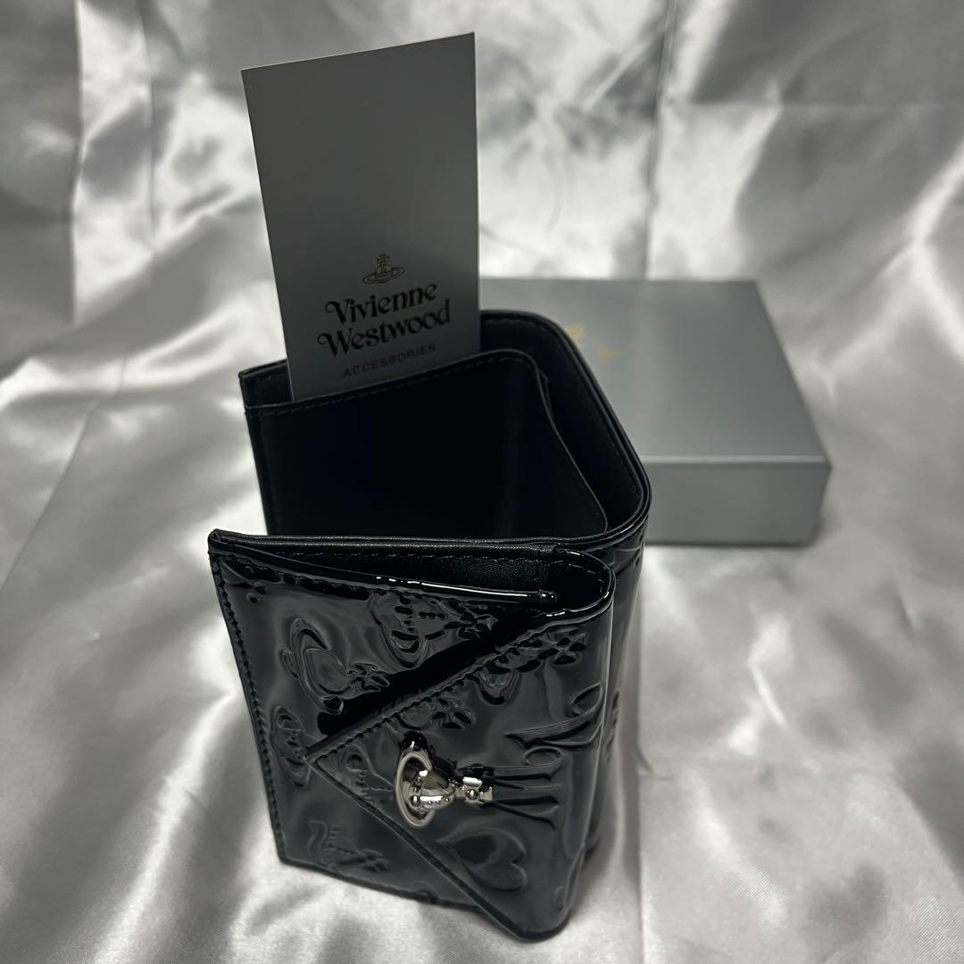 新品 Vivienne Westwood エナメル黒 ヴィヴィアン内装 三つ折り
