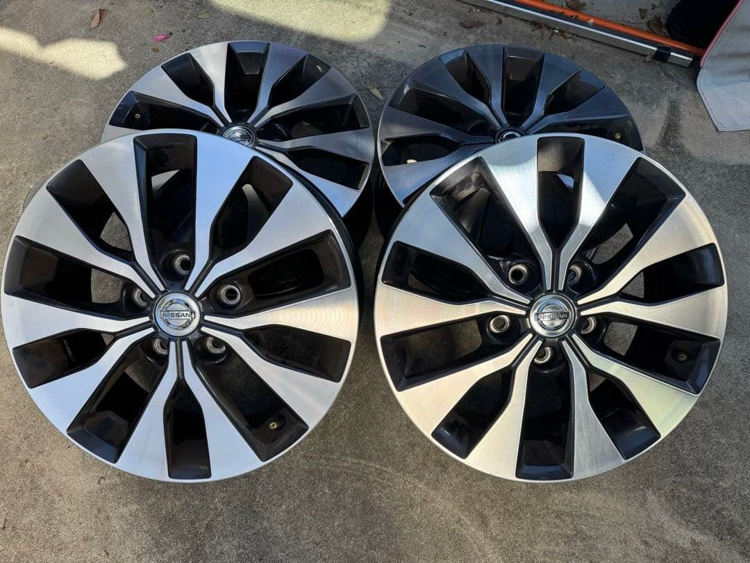 日産セレナc27 16インチ純正ホイール