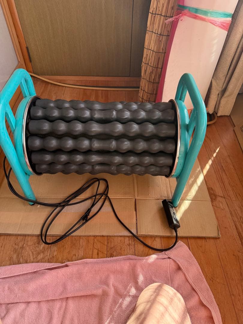 電動マッサージローラー 青と黒
