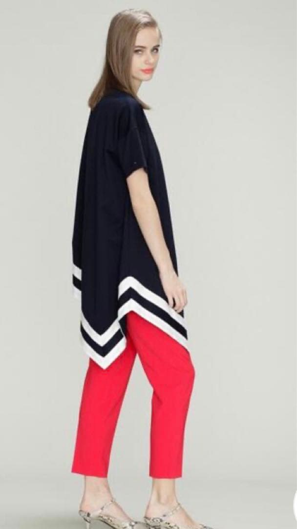 Grace continentalアシンメトリックヘム 半袖Tシャツ