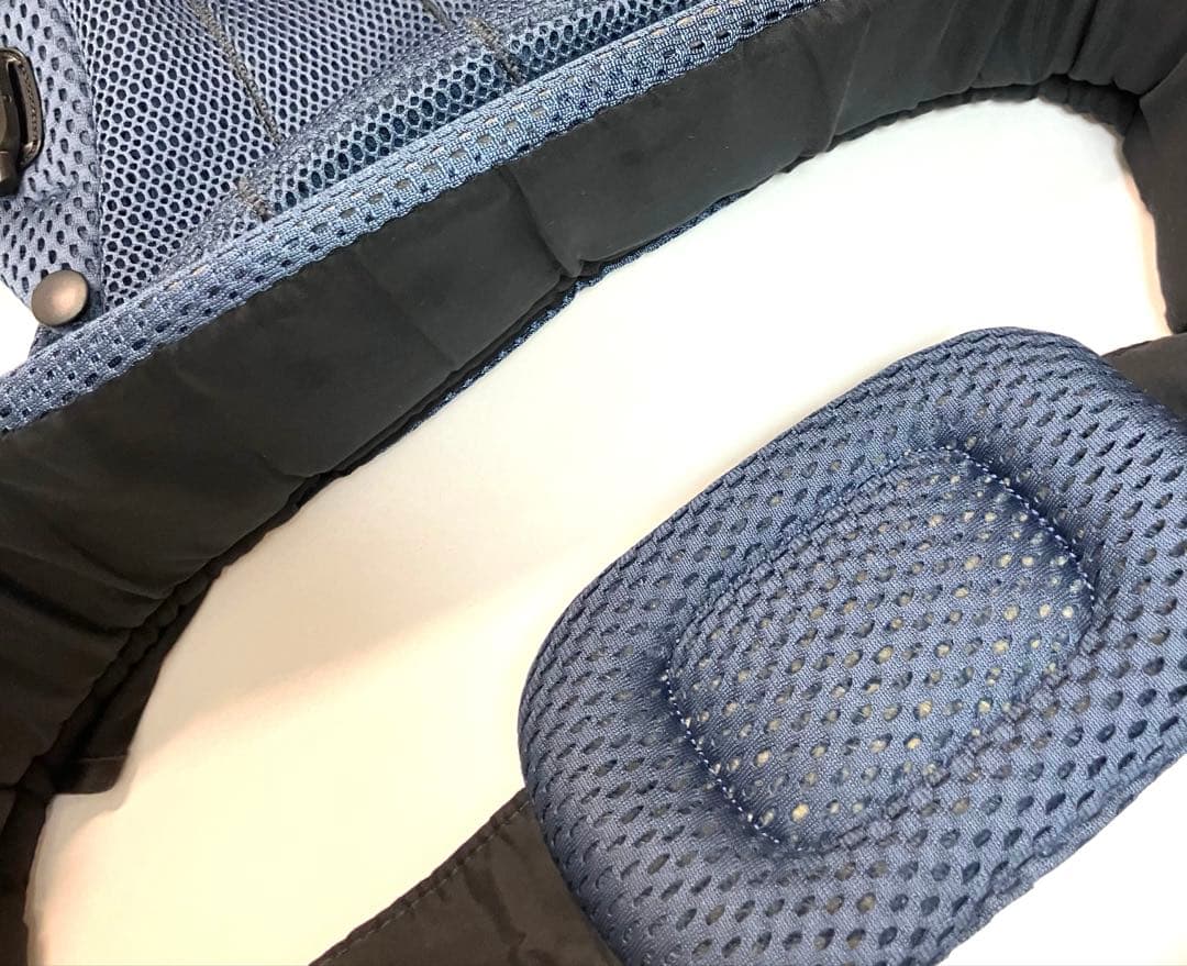 美品 国内正規品 送料無料 BabyBjorn ベビーキャリア HARMONY