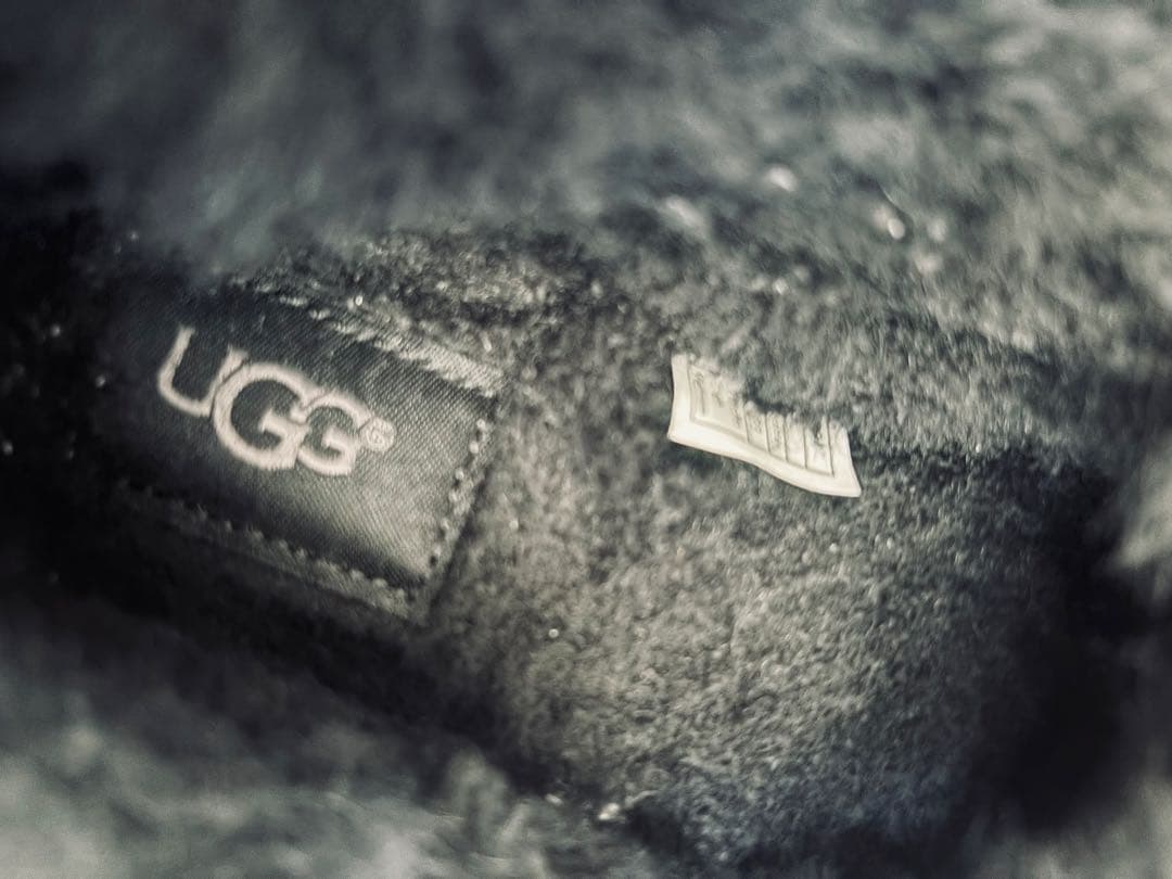 UGG アグ NITA ニタ ムートンスリッポン　ブラック