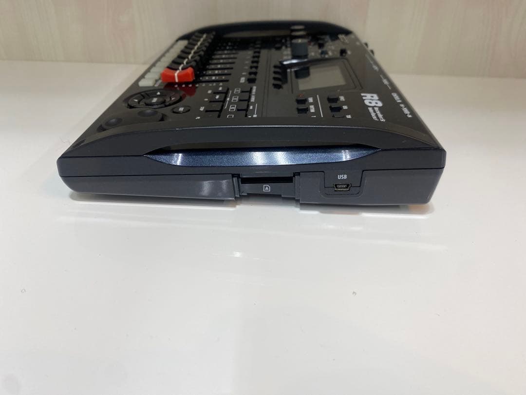 ZOOM R8 マルチトラックレコーダー