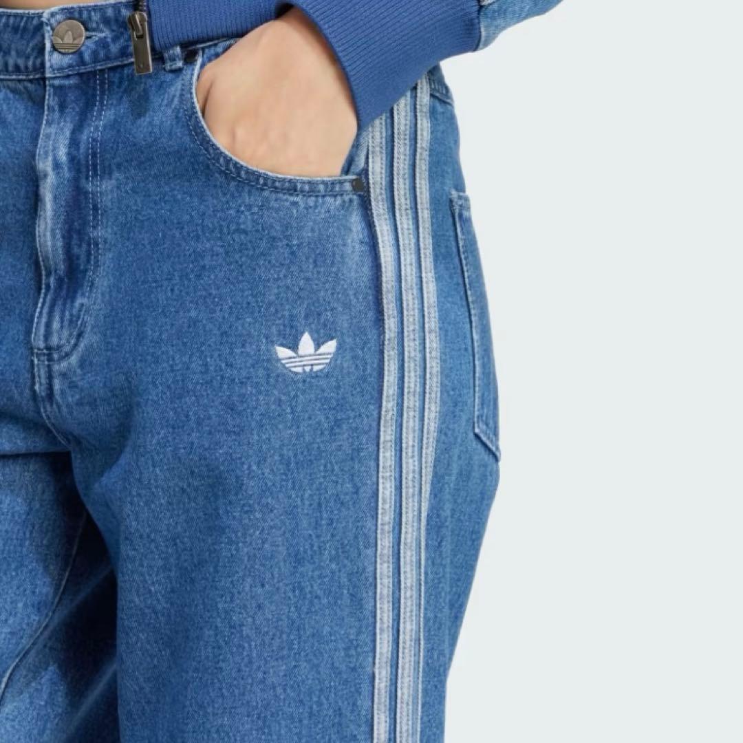 【新品タグ付】アディダス デニム トラックパンツ Mサイズ アディカラー
