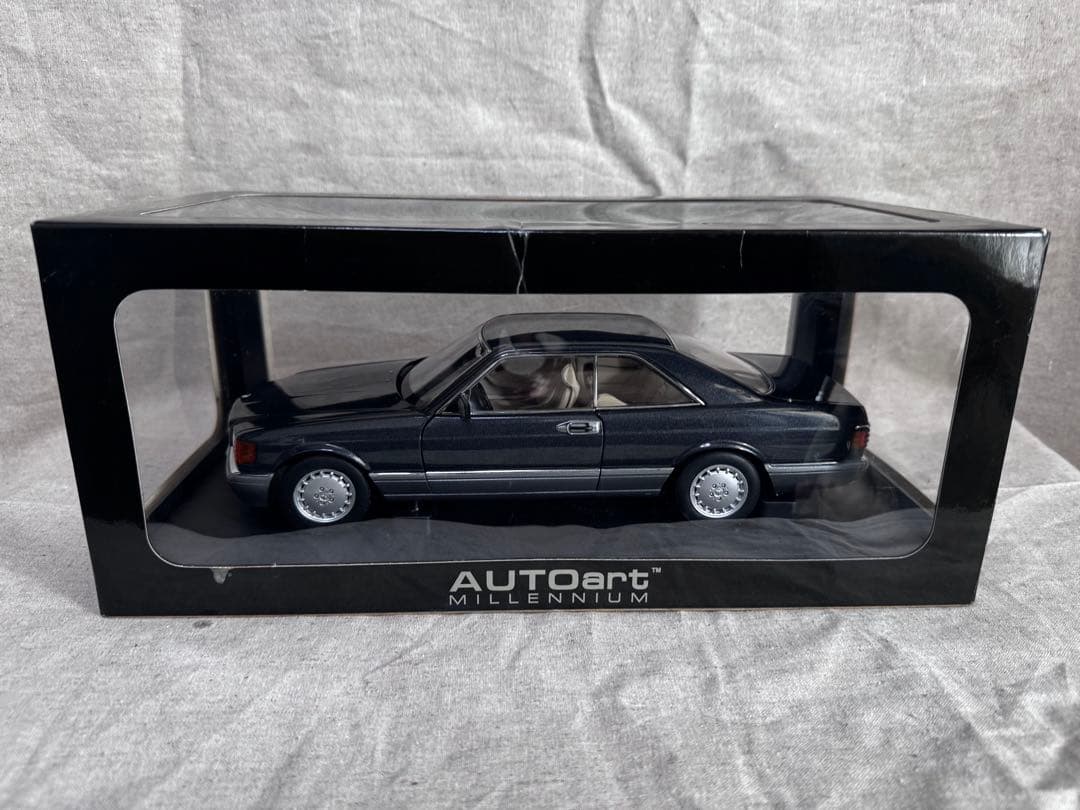 ミニカー Mercedes-Benz 500 SEC 1986 1/18