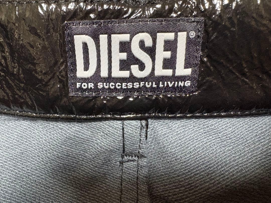 Diesel　エナメルパンツ　フェイクレザー　光沢パンツ　黒　サイズ30