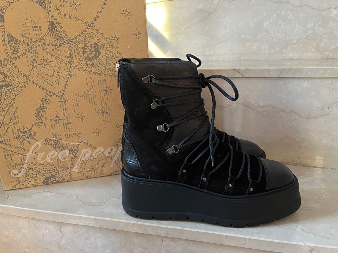Free people simone ウェッジ　レースアップレザーブーツ