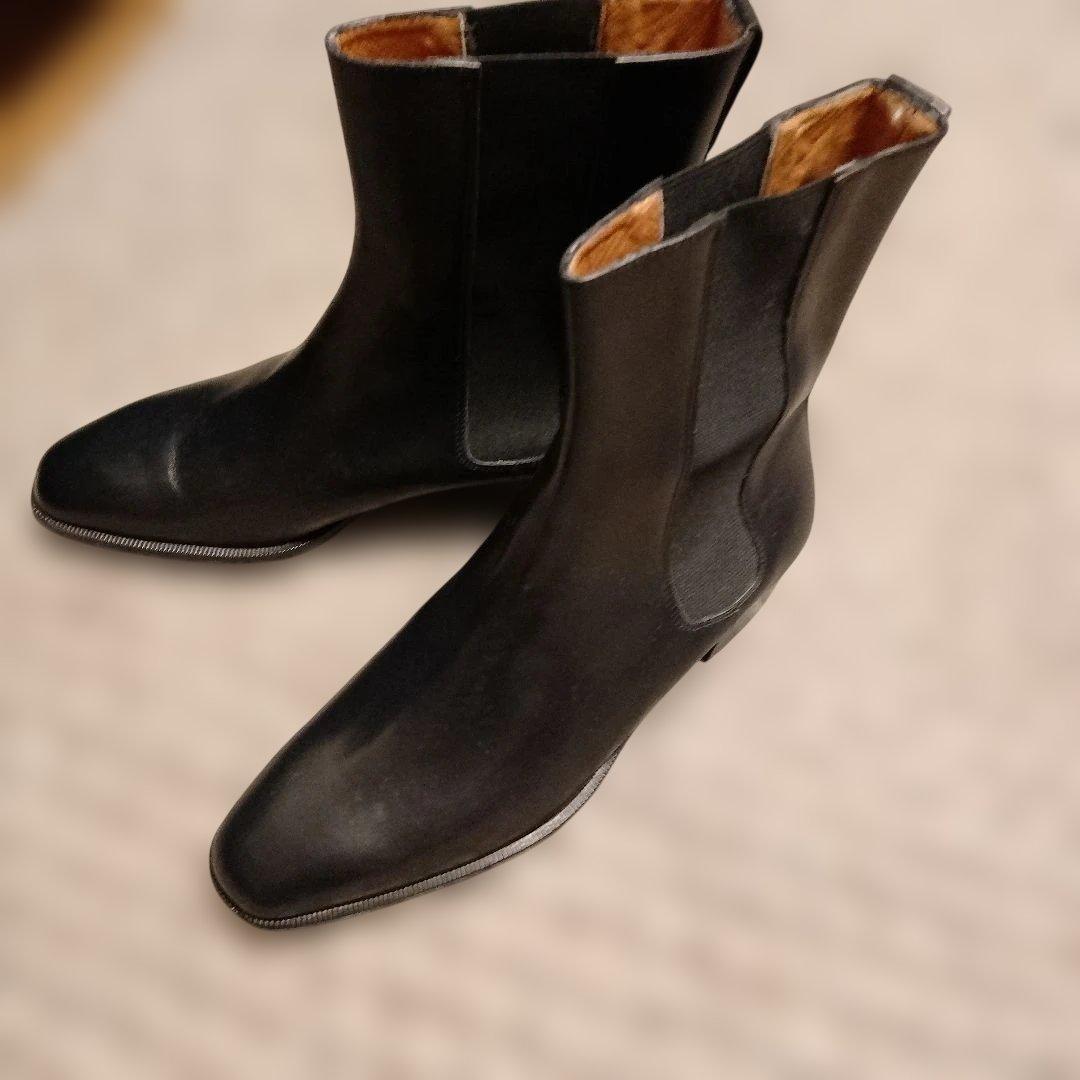 じ*ん様 おすすめ MANTELLASSI 新品　 黒 レザー ブーツ